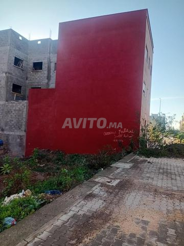 بقعة أرضية محفظة 100م² بمفتاح الراحة 5 مشمشة