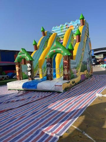 تجهيزات منتزه ألعاب