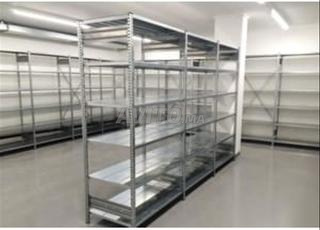 أرفف معدنية