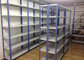 رفوف معدنية