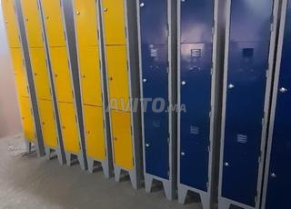 خزانة ملابس معدنية