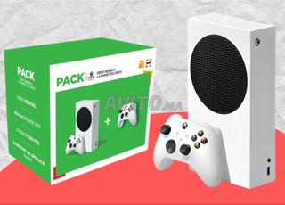 Xbox Series S 2 وحدات تحكم لاسلكية - روبوت أبيض
