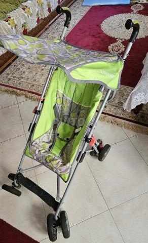 عربة أطفال للأطفال