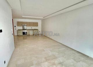 استوديو للإيجار بمساحة 77 مترًا مربعًا في CFC Finance City