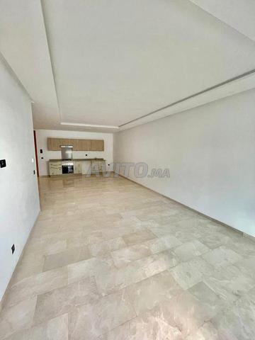 Studio à Louer de 77m² à CFC Finance City