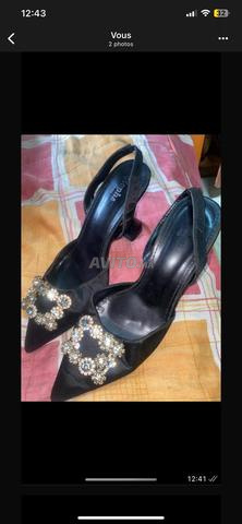 2 صندل مقاس 40 (ما كانقيسش باش نوري)