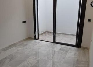 ستوديو فارغ في واحة للإيجار بمساحة 45 متر مربع