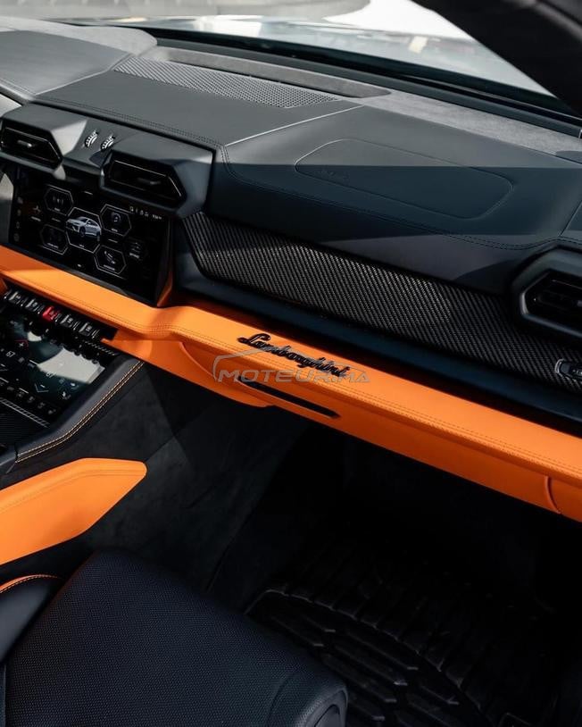 LAMBORGHINI URUS SE 2025