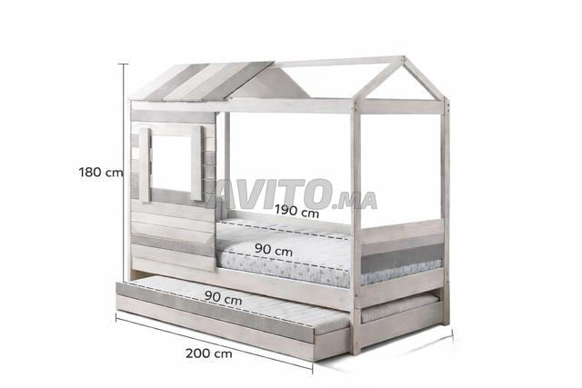 سرير على شكل كوخ (KITEA) - سريران مع باب منزلق