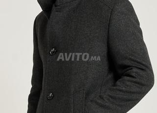 معطف رمادي داكن مع سترة مدمجة