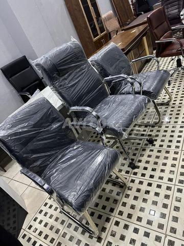 كراسي مكتب مريحة مخصصة للعمل اليومي