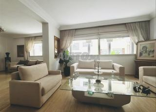 شقة كبيرة في قلب كوتييه