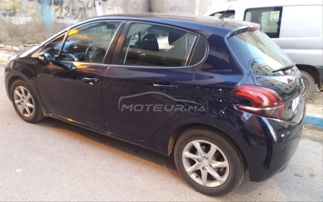 سيارة Peugeot 208 موديل 2018