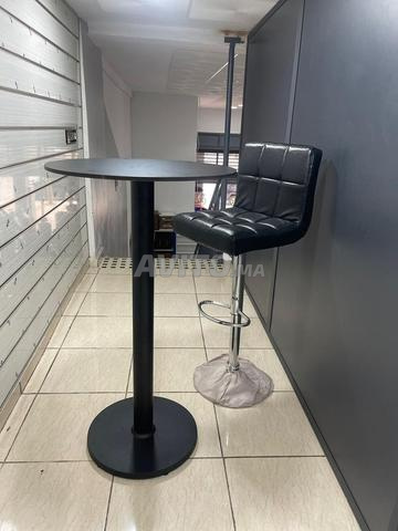 طاولة عالية