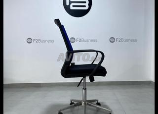 ✔ مكاتب تشغيلية ومساحات مفتوحة