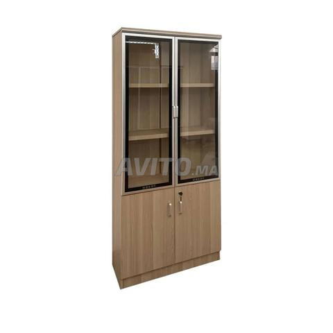Armoire importée au design élégant et luxueux