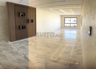 شقة فاخرة جديدة للإيجار