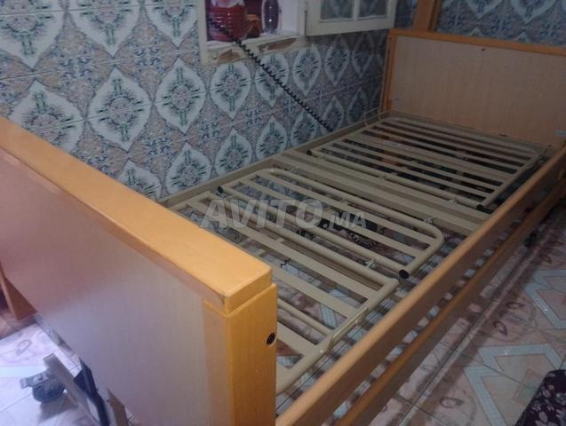 سرير طبي كهربائي