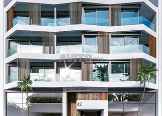 أراضي بمساحة 450 مترًا مربعًا إلى 100 في France Ville