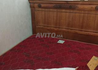 سرير مزدوج للبيع