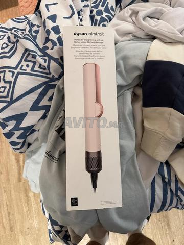 Dyson Airstrait جديد - وردي مع فاتورة