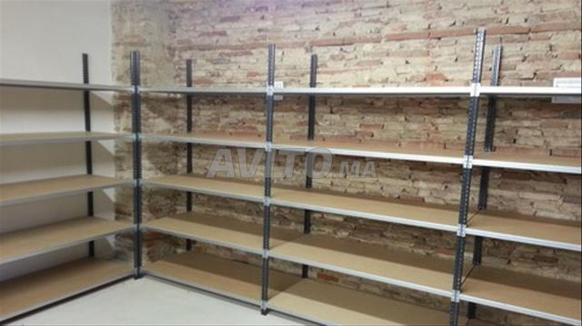 أرفف لتخزين منظم بشكل جيد