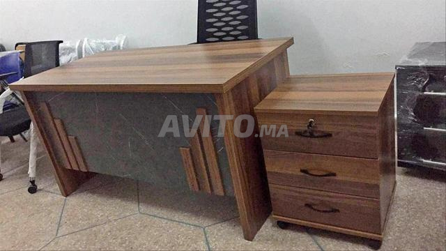 مكتب احترافي مع خزانة أدراج