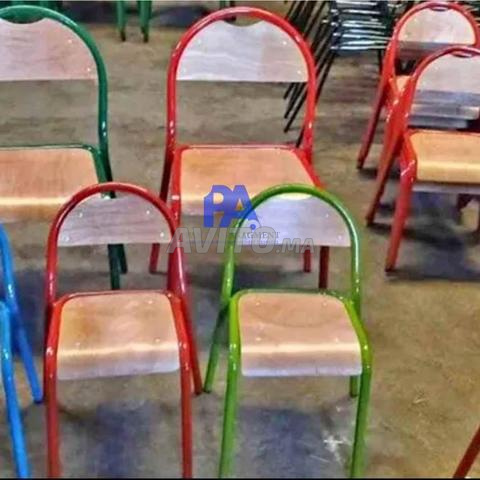 Table scolaire/chaise/tableau/pupitre/banc/casier