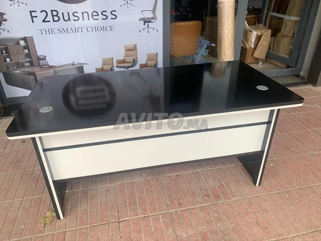 مكاتب محلية متينة للاستعمال المهني اليومي 📌