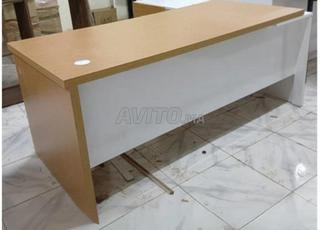 مكتب فردي مع وحدة إرجاع وأدراج