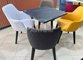 Chaise café restaurant et table