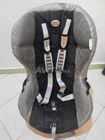 مقعد سيارة رومر