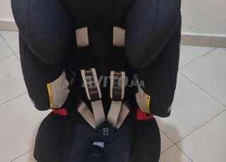 مقعد سيارة فولفو