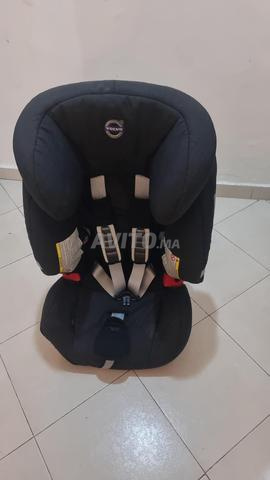 مقعد سيارة فولفو