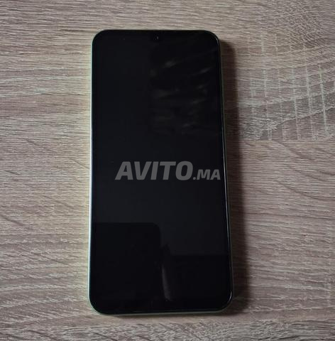 هاتف باقي نقي وجديد كاميرته زوينة وواضحة