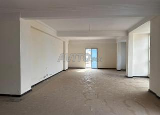 طابق للإيجار