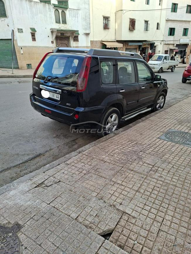 سيارة نقية للبيع والثمن جد مناسب