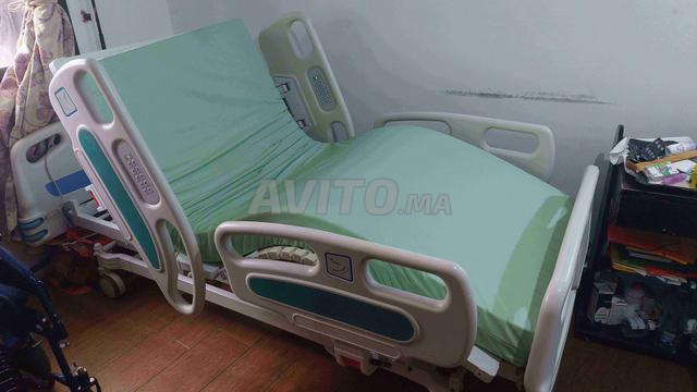 سرير طبي كهربائي