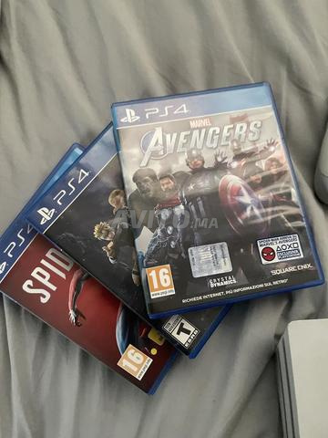 PS4 Pro avec 3 jeux et 3 manettes - 2