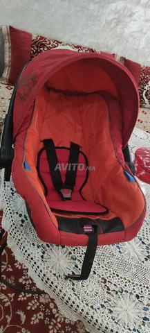 Siège auto bébé en bon état