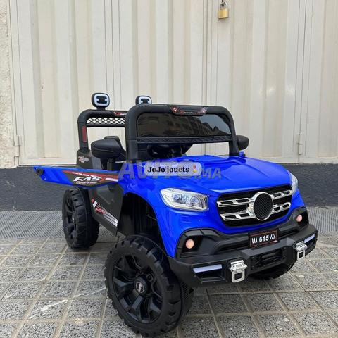 سيارة كهربائية مرسيدس للأطفال