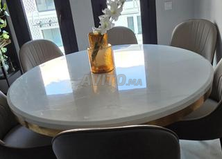 Table à manger en marbre de luxe avec 6 chaises à vendre