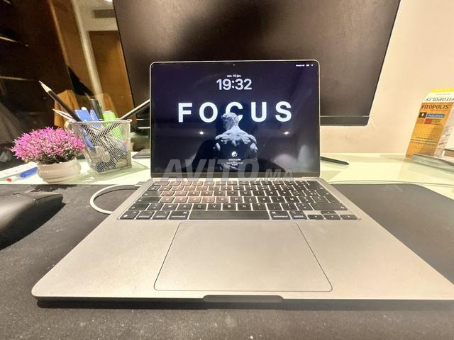 MacBook apple M2