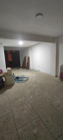 محل و كراج للإيجار لاكاف سيدي معروف