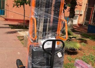 رافعة نصف كهربائية