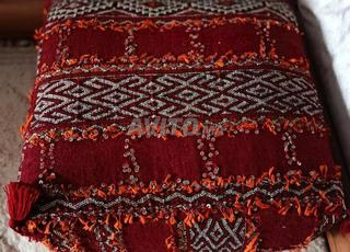 بوف مصنوع يدويًا