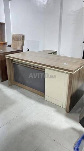 Bureau pratique et élégant pour bureaux de direction