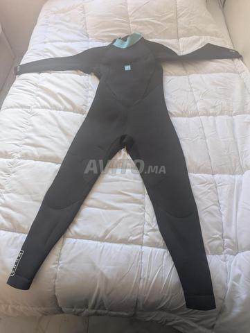 بدلة ركوب الأمواج