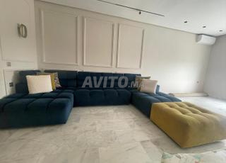 صالون للبيع