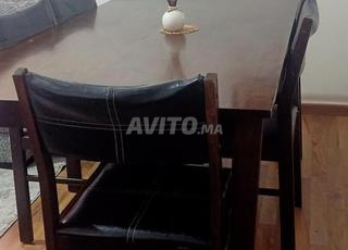 طاولة طعام خشبية 6 كراسي حالة جيدة جدا